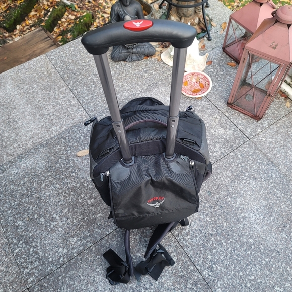 Osprey convertible weeled duffel - Picture 11 of 12